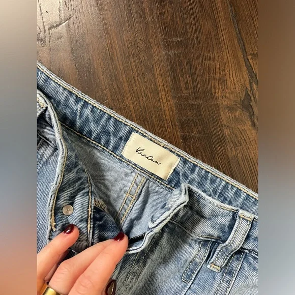 KanCan Pleated + Tapered Fit Barrel Denim - Picture 4 of 11